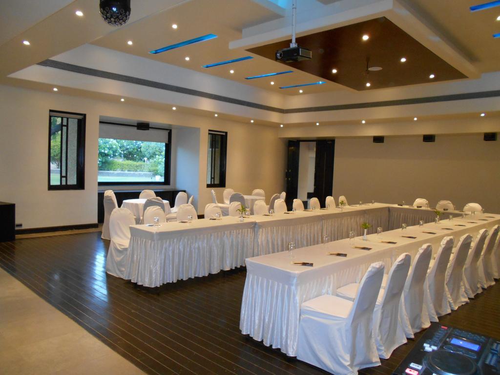 The Meadows Resort And Spa Aurangabad  Exterior photo
